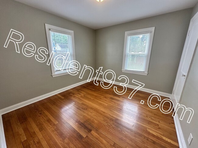 Building Photo - 3 Bed 1 Bath Home