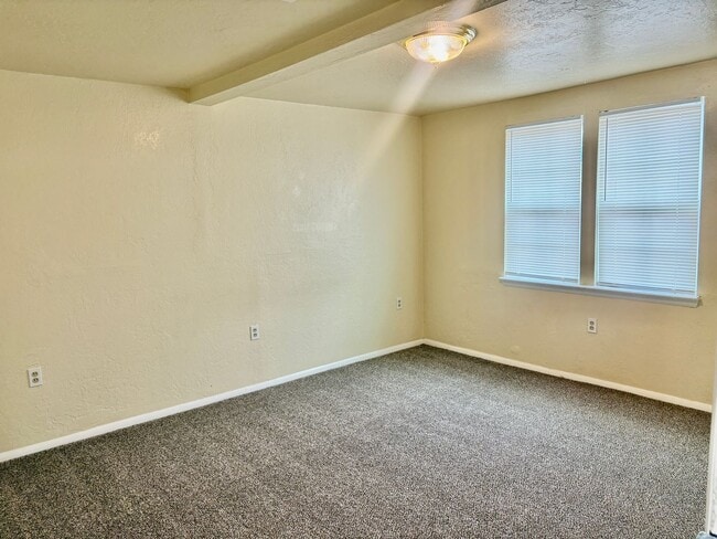 Building Photo - 3152 SW 39th St