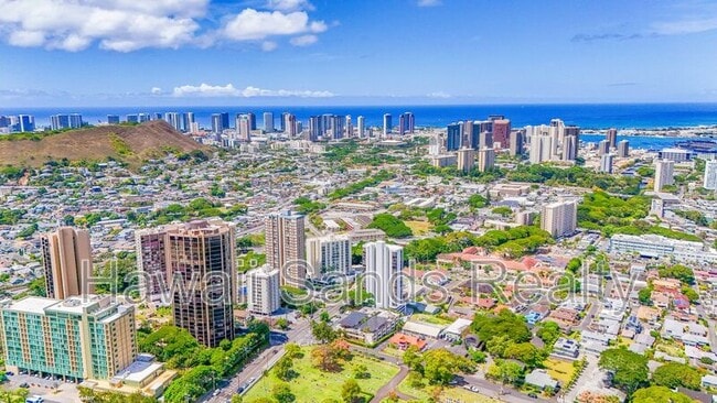 Building Photo - 2050 Nuuanu Ave