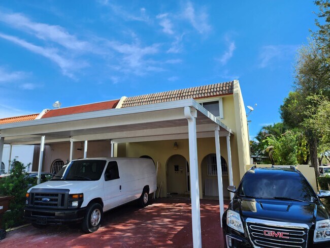 Primary Photo - 7205 W 3rd Ave