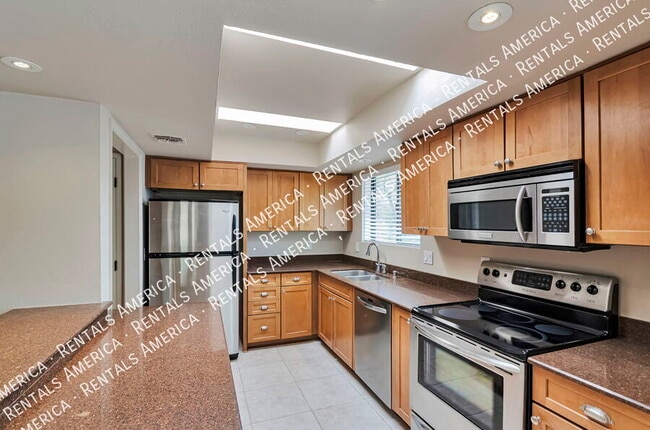 Building Photo - 5421 N Paseo de la Pereza