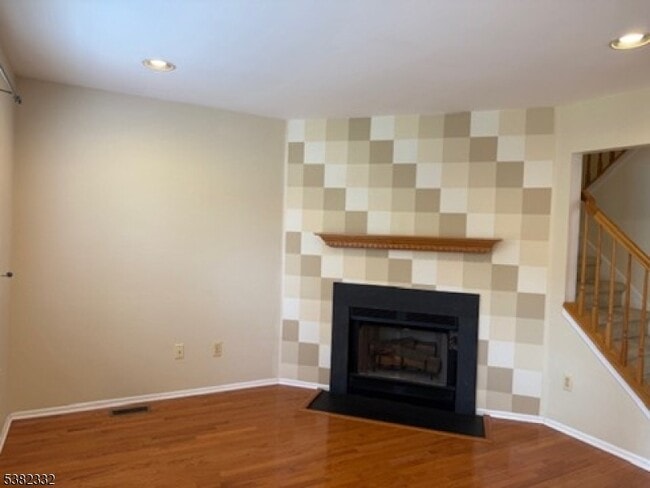 Building Photo - 8 Bateman Way