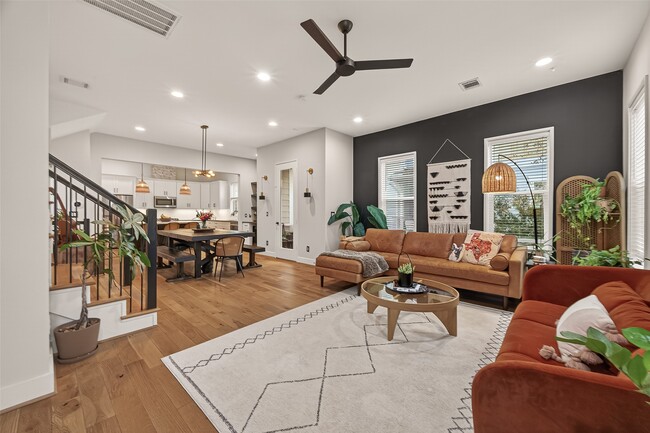 Building Photo - 1113 W 15th 1/2 St