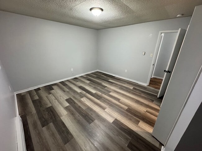 Building Photo - 209-215 Keigher Dr