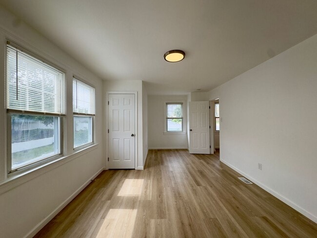 Building Photo - 1108 Elm Ridge Ave