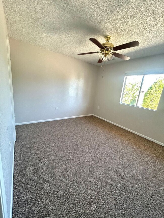 Building Photo - **MOVE-IN Special ** Beautiful 3 Bedroom/ 2 Bathroom Home In Downtown 29 Palms