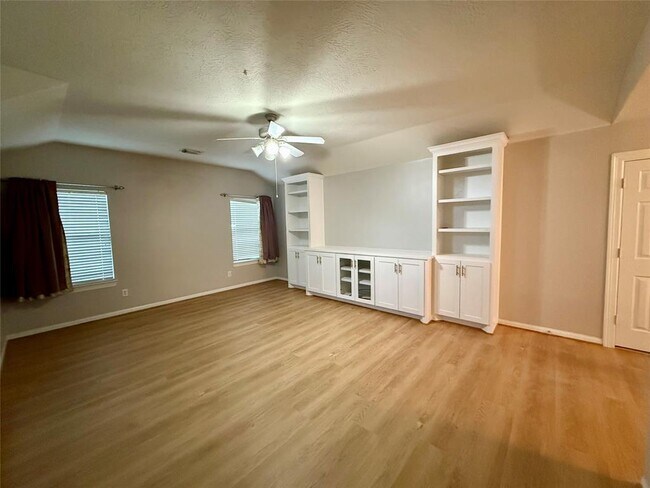 Building Photo - 23514 Desert Gold Dr