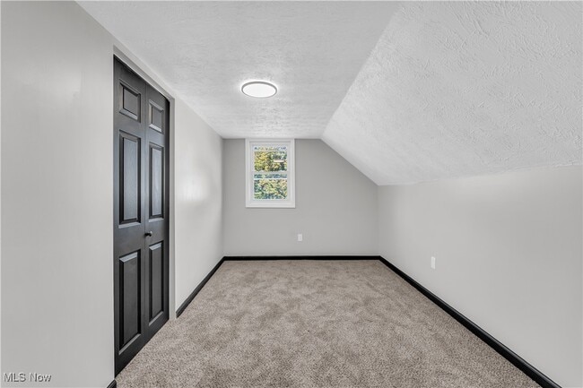 Building Photo - 24330 Glenforest Rd