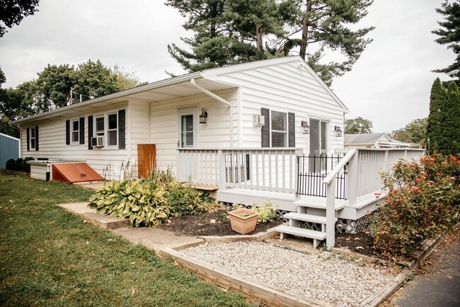 Building Photo - 7689 Dove Dr