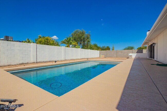 Building Photo - 12646 W Limewood Dr