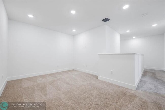 Building Photo - 210 Preserve Trl S