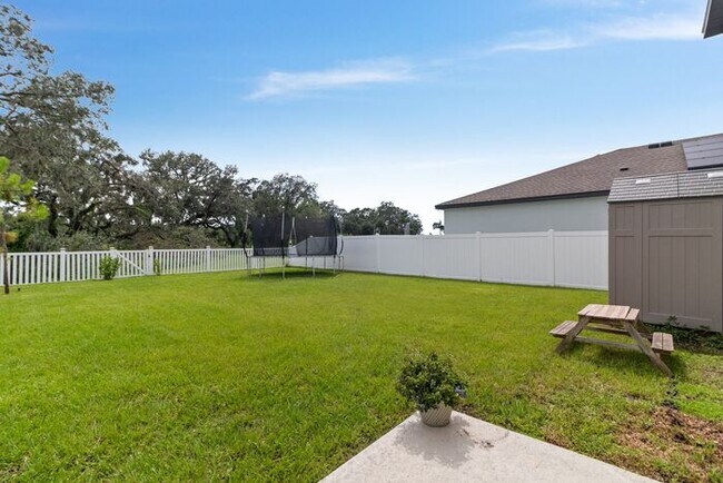 Building Photo - 4 Bed, 2.5 Bath Hidden Creek Home for Lease!