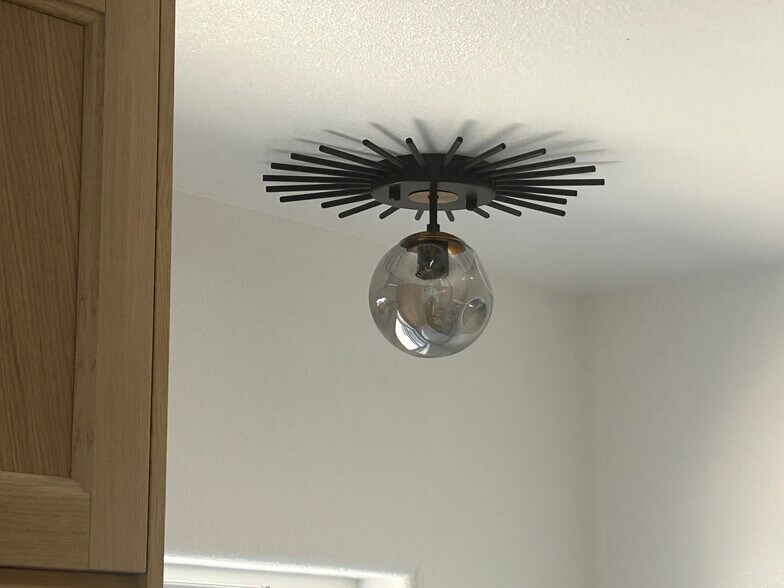 Building Photo - 3705 Sunset Ln