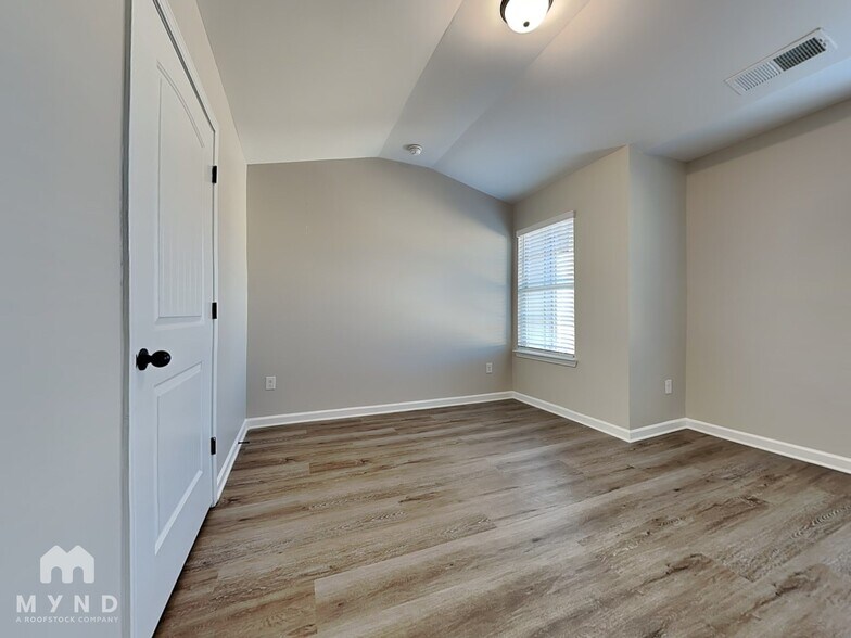 Building Photo - 409 Atlas Ct