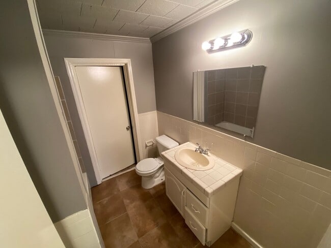 Building Photo - JANUARY MOVE IN SPECIAL!! FIRST MONTH FREE!