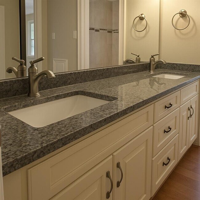 Building Photo - 1719 Chateau Dr