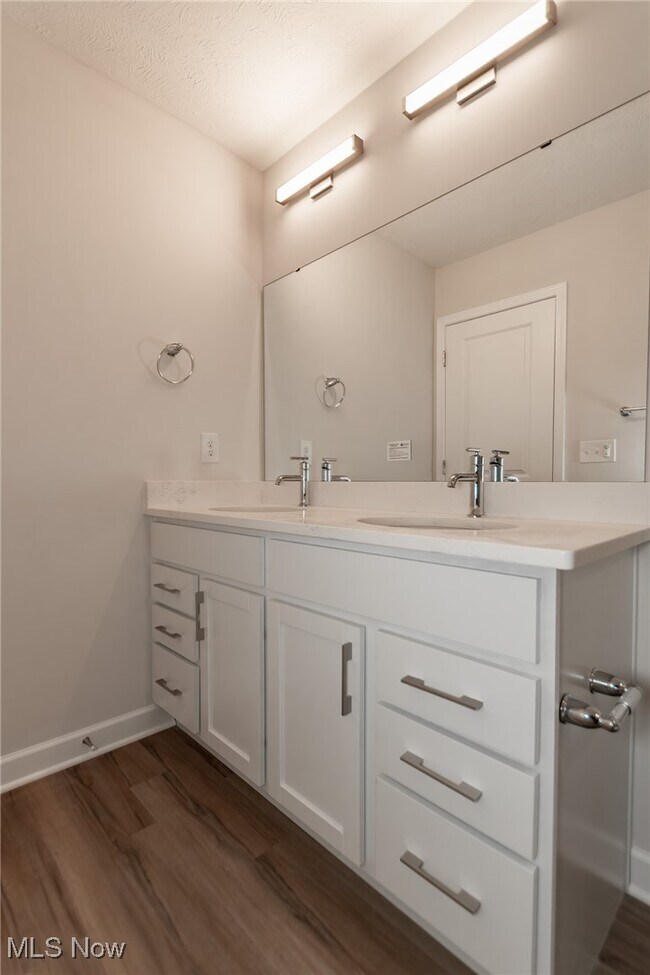 Building Photo - 2265 E 97th St