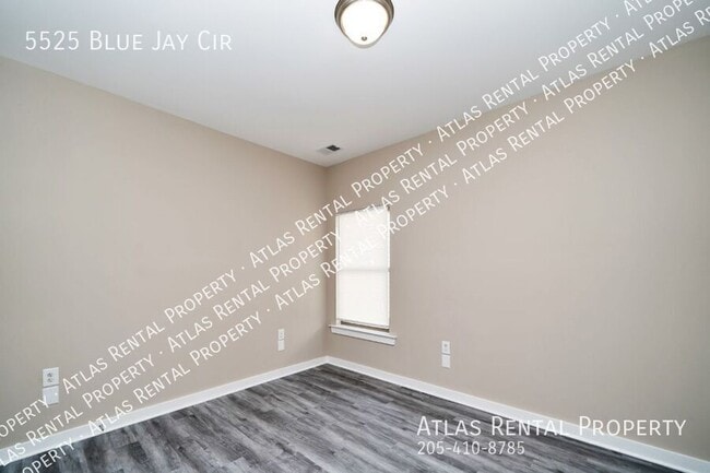 Building Photo - 5525 Blue Jay Cir