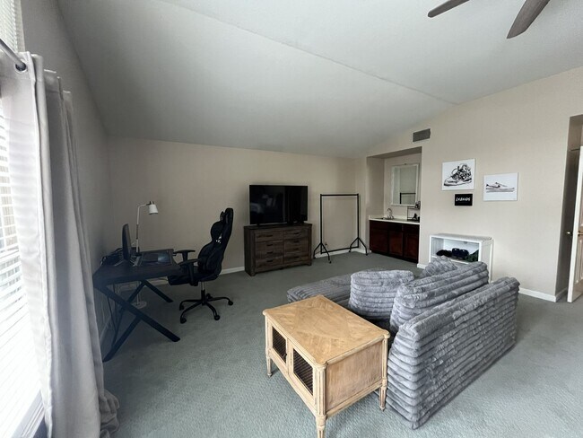 Building Photo - 434 Taggert Ct