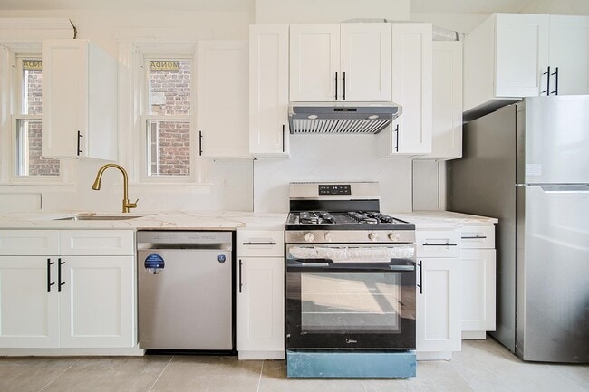 Building Photo - 5302 Hudson Ave