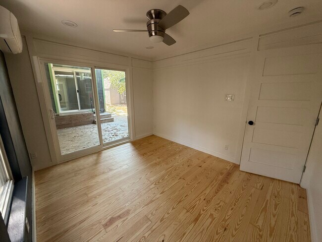 Building Photo - 6115 Felix Ave
