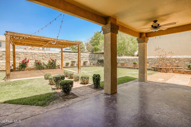 Building Photo - 13401 Emerald Pond Dr