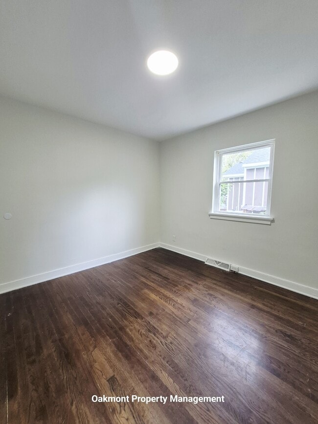 Building Photo - 900 N 38th St