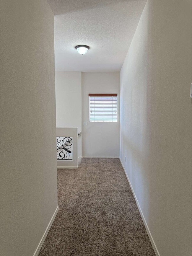 Building Photo - 3737 Tierra Campa Dr