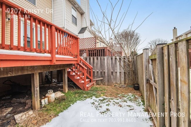 Building Photo - 3-Bedroom, 2.5-Bath Townhome with One-Car ...