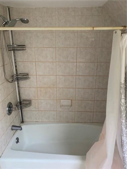 Building Photo - 42 Lee Ave