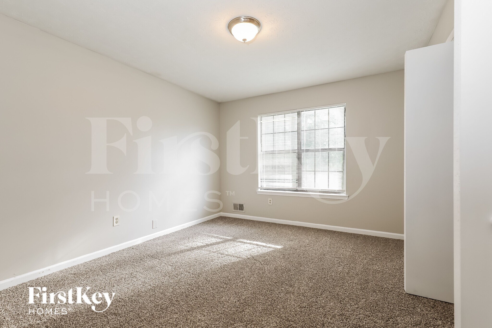 Building Photo - 10485 Ace Ct