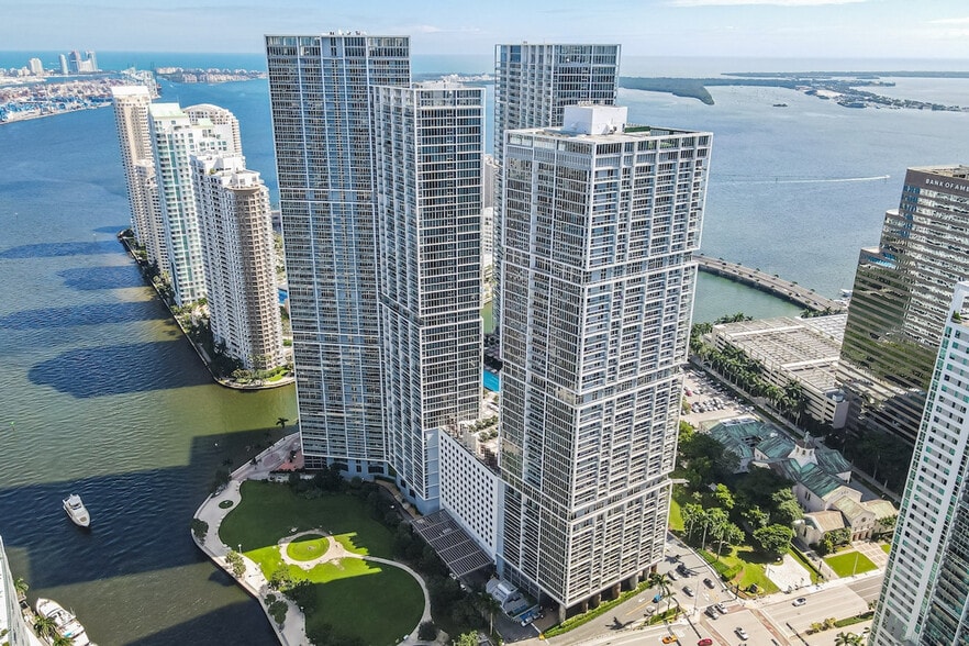 Building Photo - 609 Brickell Ave