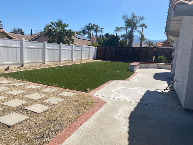 Building Photo - Single Family One-Story Home Available!!!
