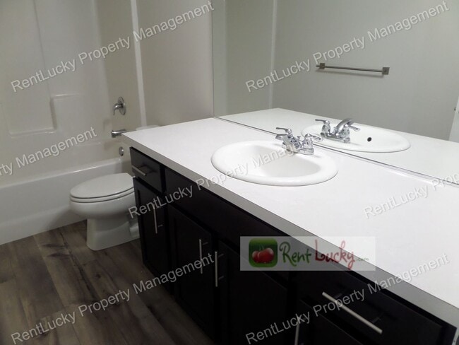 Building Photo - Fantastic 3-Bedroom + Den + Bonus Room Home with A/C in Milton!