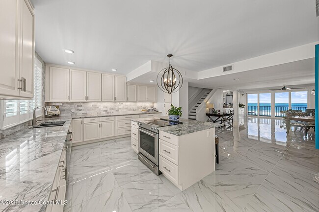 Building Photo - 7415 Aquarina Beach Dr