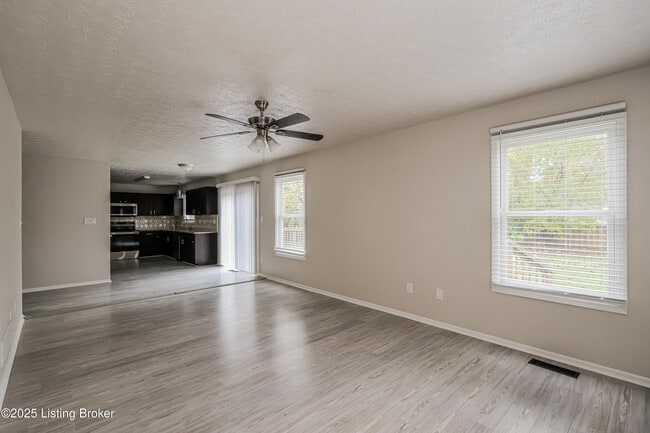 Building Photo - 9505 River Trail Dr