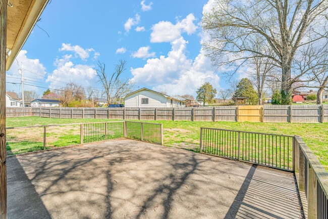 Building Photo - 2920 Byington Beaver Ridge Rd