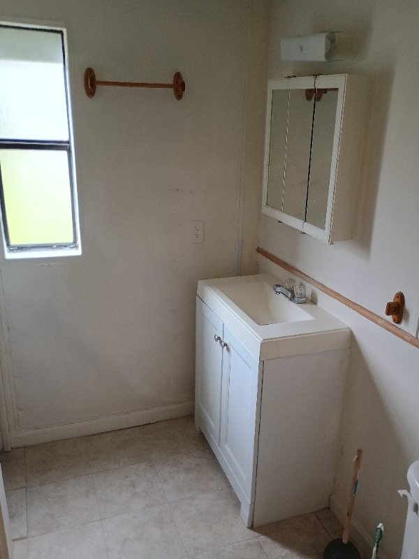 Building Photo - 124 Laurence