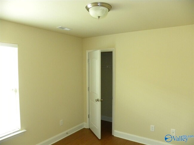 Building Photo - 708 Oak Cove Ln NW