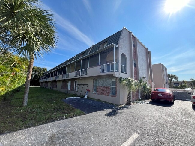 Building Photo - 1100 SE 4th Ave