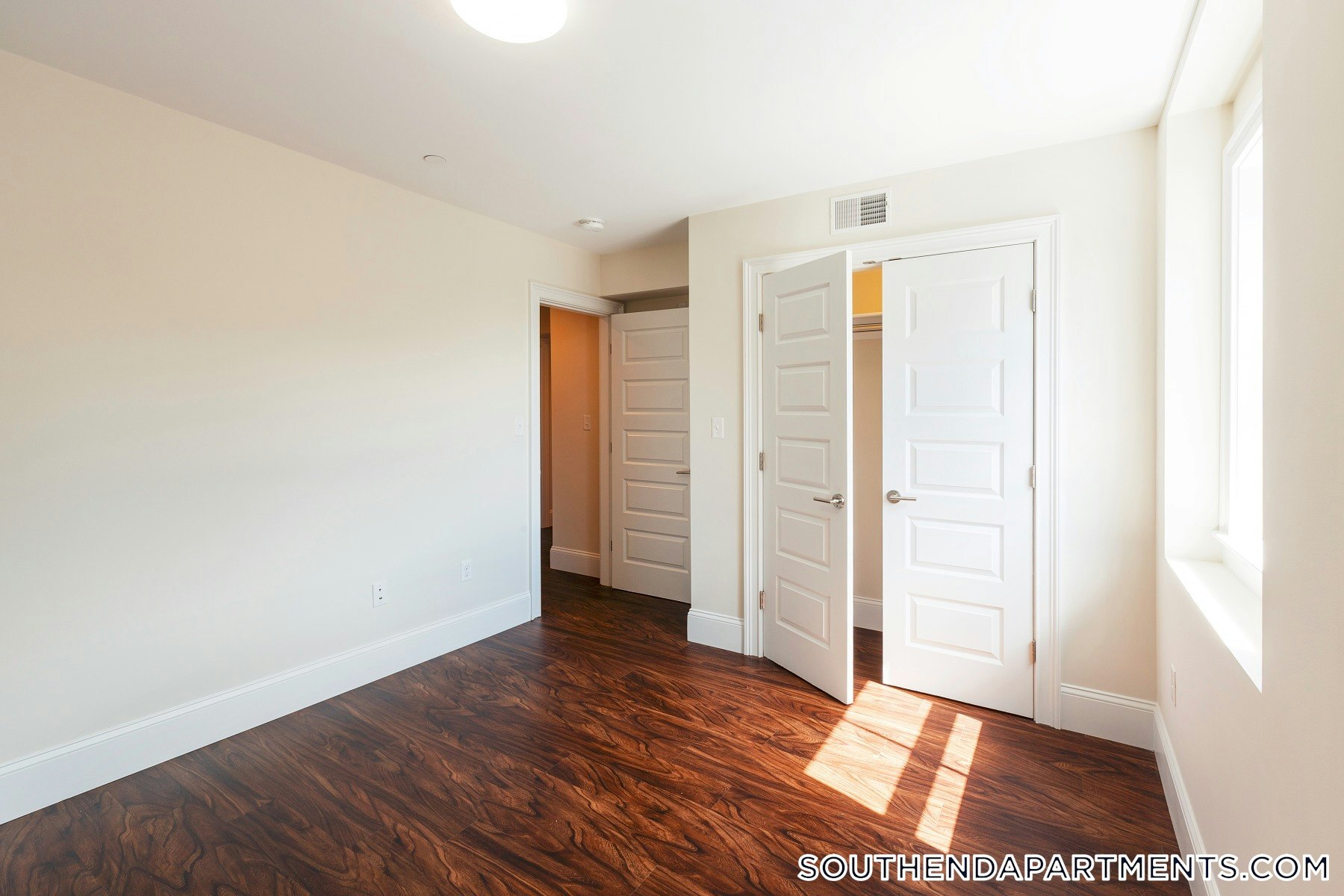 Building Photo - 1902 Washington St