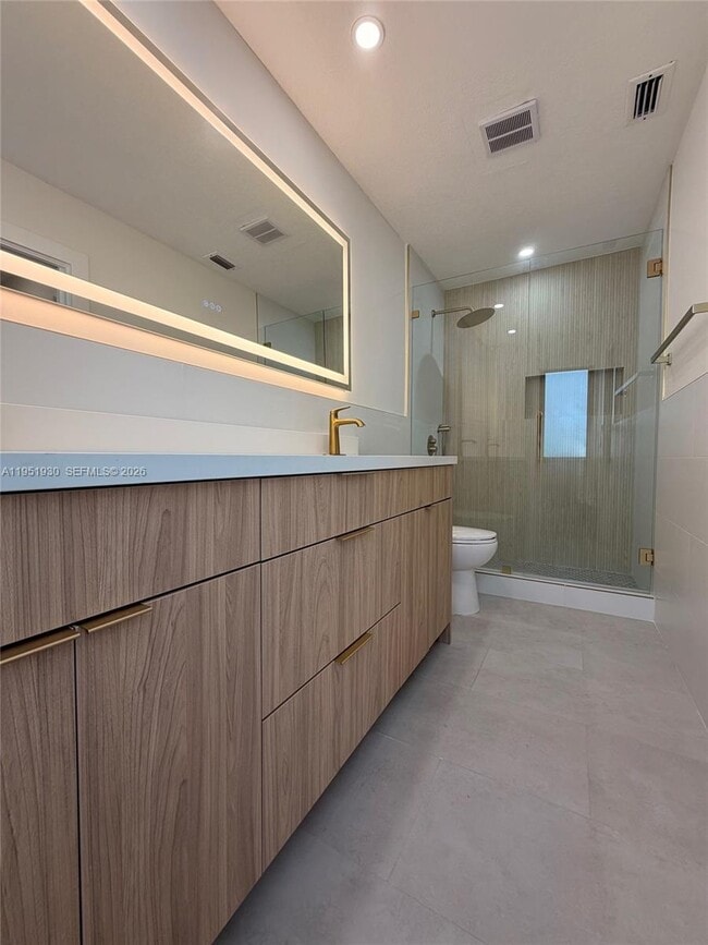 Building Photo - 1462 SW 25th Ave