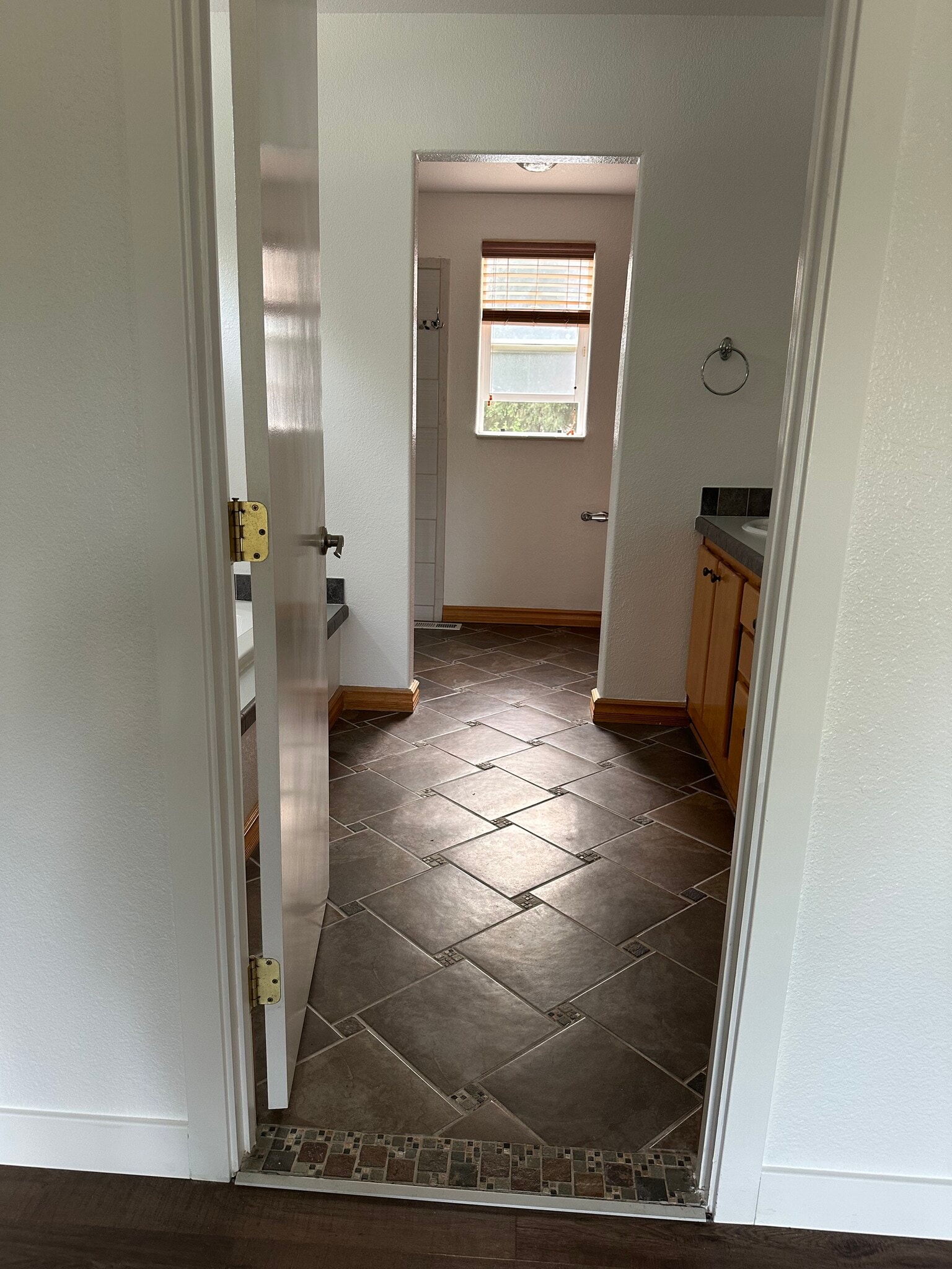 Master bathroom - 16817 188th Ave SE