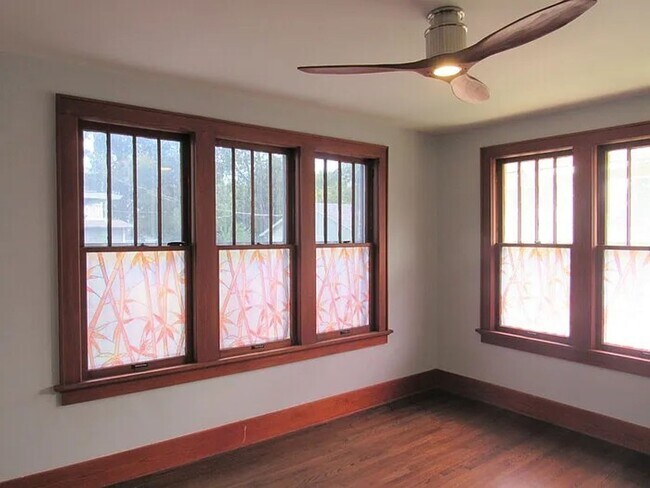 Building Photo - Stunning 4-Bed, 3-Bath Gem 1 Minute from Midtown!