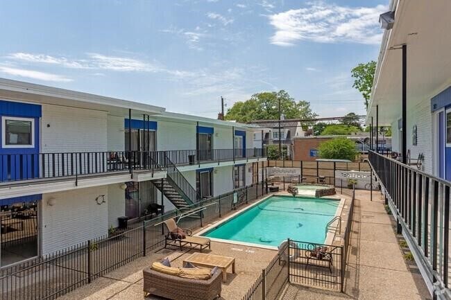 Building Photo - 2807 Beauchamp St