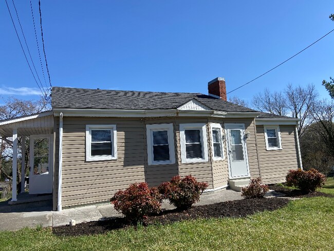 Primary Photo - 1701 Tremont Ave