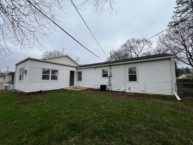 Building Photo - 206 Raupp Blvd