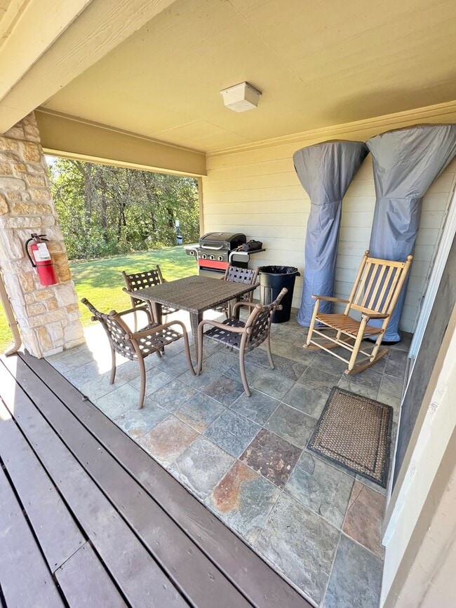 Building Photo - Great 2 Bdrm 2 Bath Condo in Lake Dallas Tx