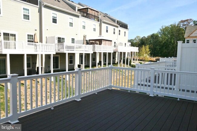 Building Photo - 1528 Witchhazel Cir