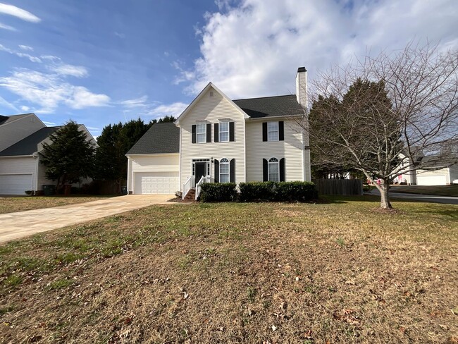 Building Photo - Beautiful 4 bed, 2.5 bath  in Greensboro! ...